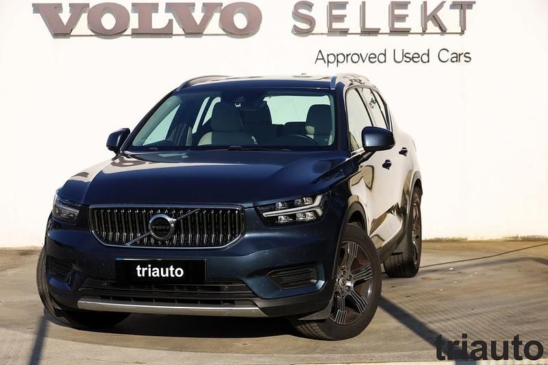 724 pine grey Usado 2018 Volvo XC40 Inscription SUV | € 32.700 - Imagem 1/4