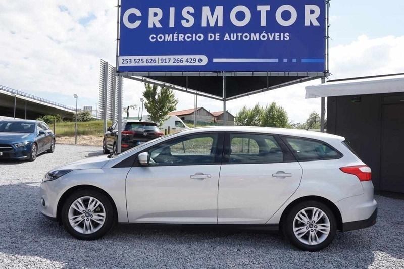Cinzento Usado 2011 Ford Focus Carrinha | € 7.850 (Preço justo) - Imagem 1/4