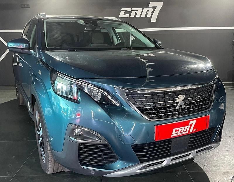 Verde escuro Usado 2018 Peugeot 5008 Allure Monovolume | € 18.990 (Preço justo) - Imagem 1/4