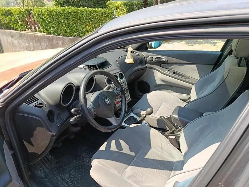 Usado Alfa Romeo 156 116 HP (85 kW) 2002 Vermelho Carrinha