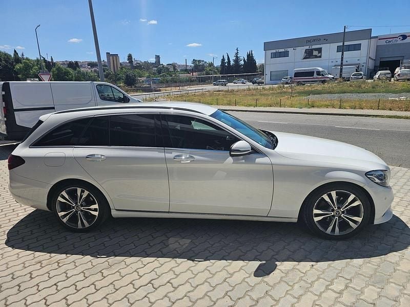 Usado Mercedes C220 Avantgarde 194 HP (142 kW) 2018 Branco Carrinha