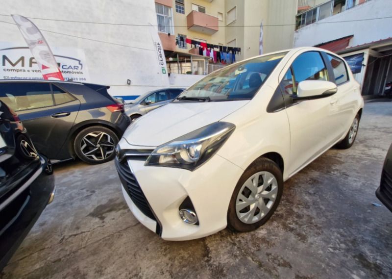 Branco Usado 2015 Toyota Yaris | € 12.990 (Preço justo) - Imagem 1/4