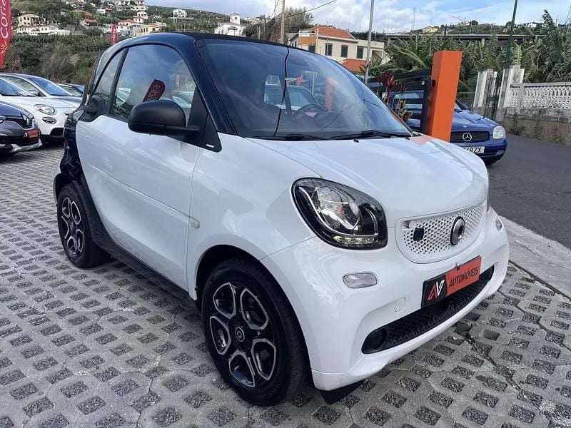 Preto Usado 2019 Smart ForTwo Coupé Coupé | € 11.950 - Imagem 1/4