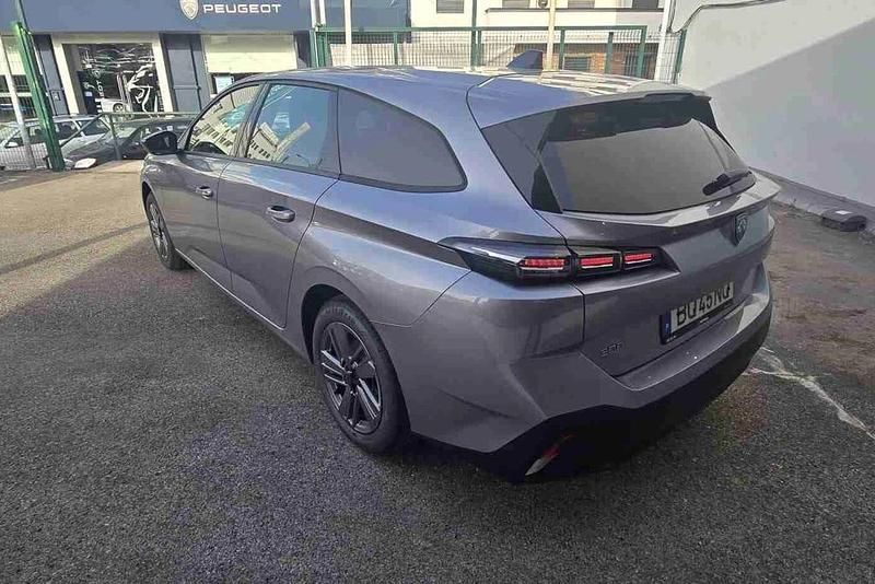 Usado Peugeot 308 SW Style 136 HP (100 kW) 2025 Cinzento Carrinha