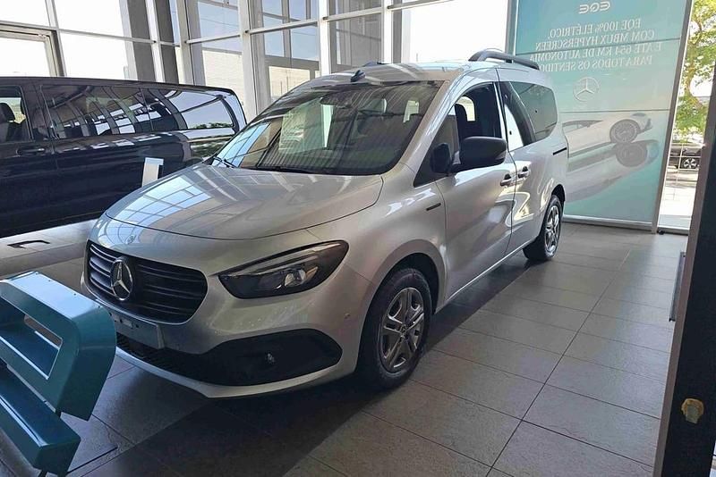 Cinzento Usado 2024 Mercedes eCitan | € 52.272 - Imagem 1/4