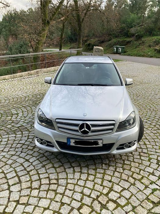 Usado Mercedes C200 136 HP (100 kW) 2012