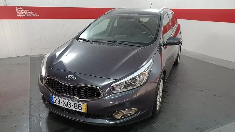 Cinza escuro Usado 2012 Kia Ceed Sportswagon Carrinha | € 10.950 - Imagem 1/4