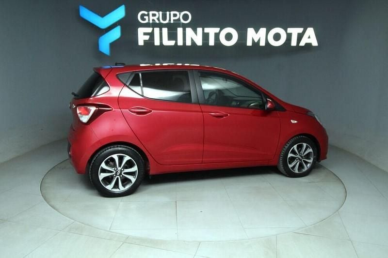 Usado Hyundai i10 Comfort 66 HP (48 kW) 2019 Vermelho Citadino
