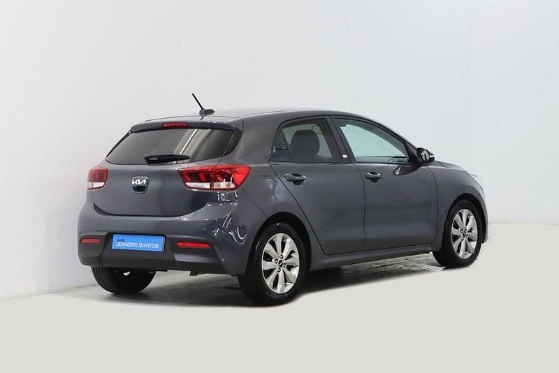 Cinzento Usado 2023 Kia Rio | € 15.450 (Preço justo) - Imagem 1/1