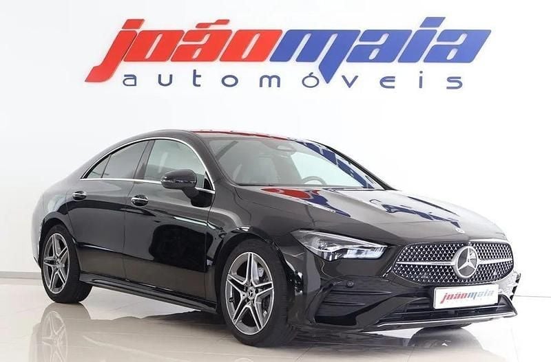Preto Usado 2023 Mercedes CLA200 AMG line Sedan | € 41.500 - Imagem 1/4