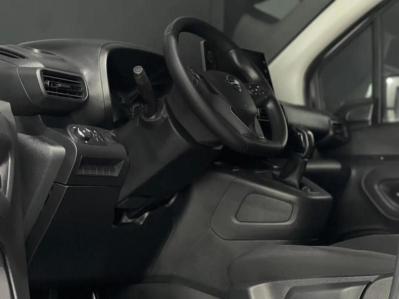 Usado Opel Combo Enjoy 102 HP (75 kW) 2021 Branco Monovolume