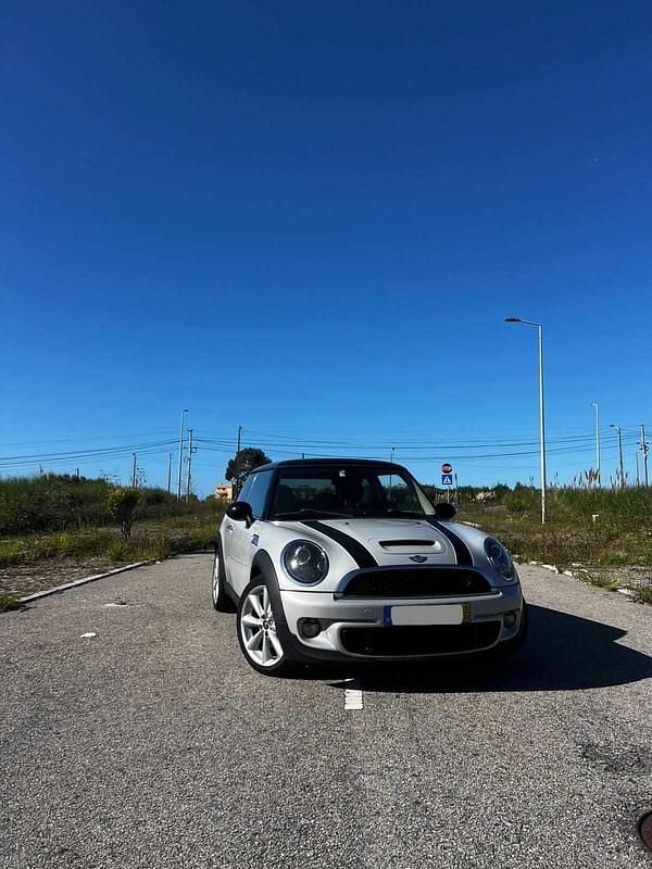 Cinzento Usado 2011 Mini Cooper S Citadino | € 10.490 - Imagem 1/4