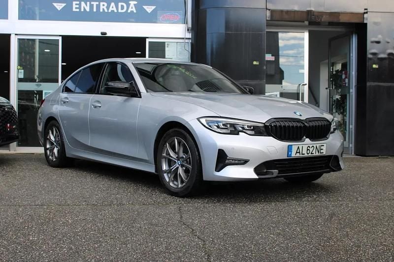 Usado BMW 320e 204 HP (150 kW) 2021 Cinza prata Sedan