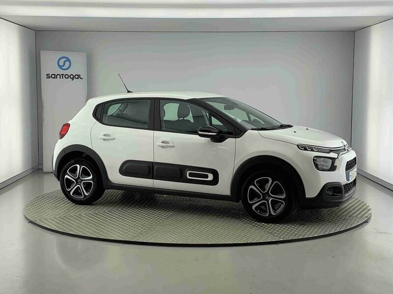 Cinzento Usado 2024 Citroën C3 PureTech Citadino | € 15.990 (Preço justo) - Imagem 1/4