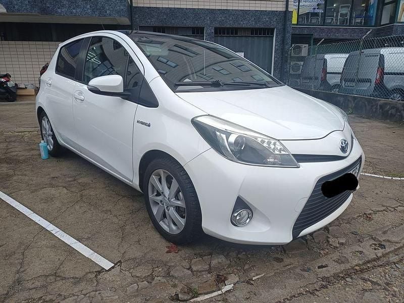 Usado 2013 Toyota Yaris Hybrid Sedan | € 9.800 (Super Preço) - Imagem 1/4