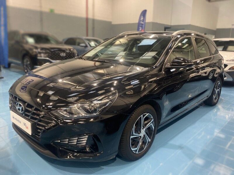 Usado Hyundai i30 Style 120 HP (88 kW) 2023 Preto Carrinha