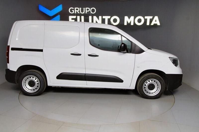 Branco Usado 2023 Opel Combo Monovolume | € 16.490 (Preço justo) - Imagem 1/4