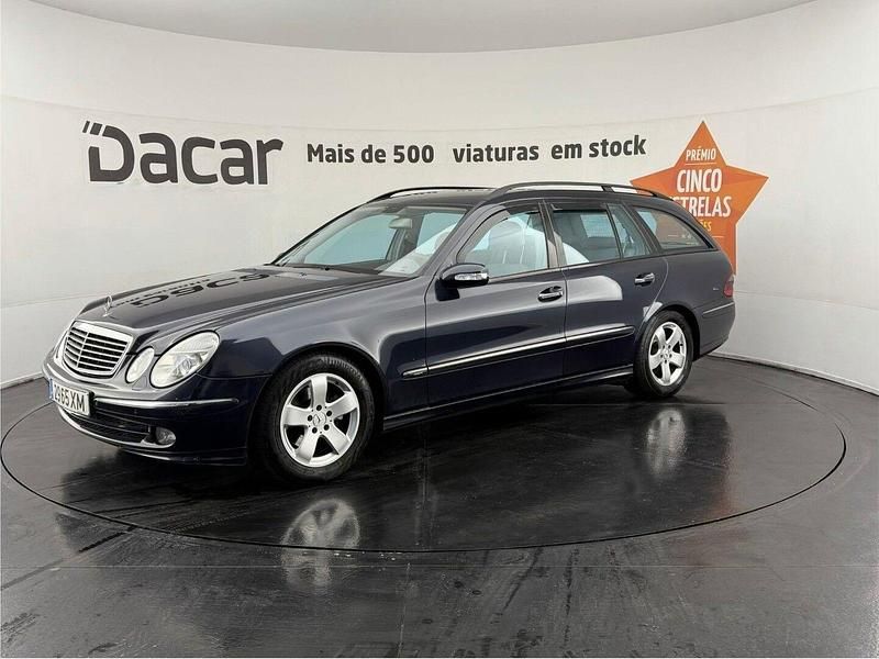 Usado Mercedes E220 Elegance 150 HP (110 kW) 2004 Azul Carrinha