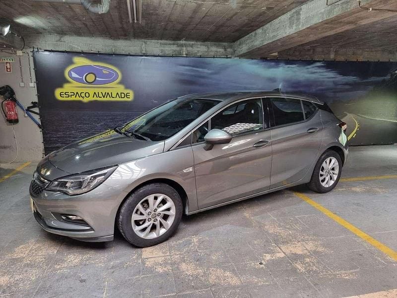 Usado Opel Astra Dynamic 110 HP (80 kW) 2017 Cinzento (metalizado) Citadino
