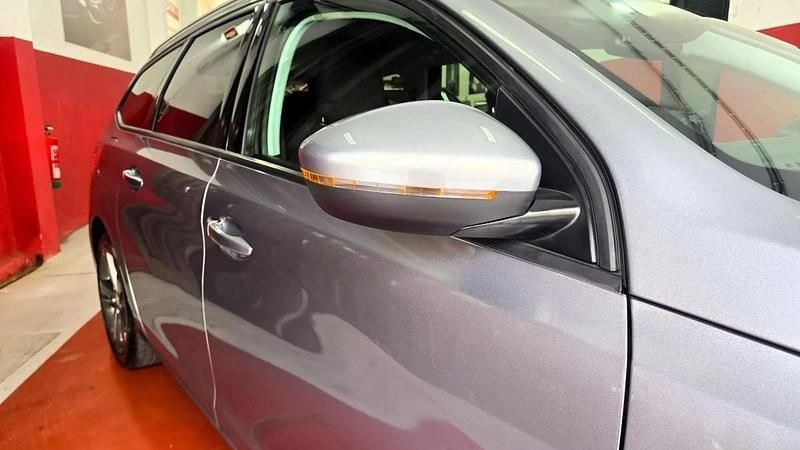 Usado Peugeot 308 SW Active 130 HP (95 kW) 2018 Cinzento Carrinha