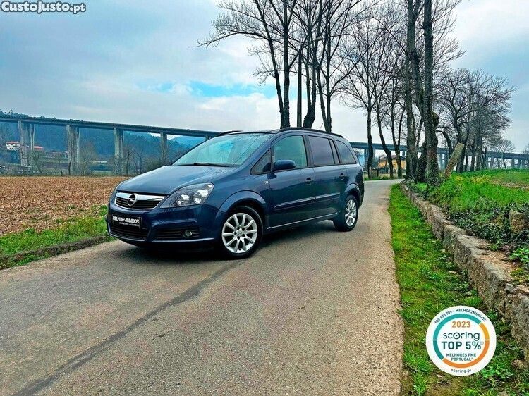Cinza Usado 2006 Opel Zafira Enjoy Monovolume | € 7.900 - Imagem 1/1