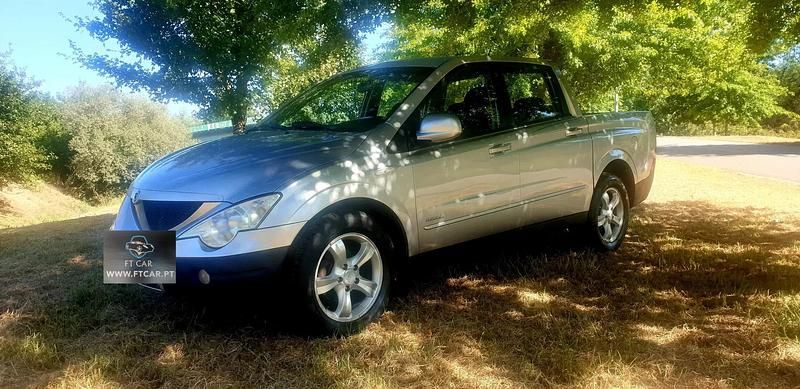 Cinzento Usado 2008 Ssangyong Actyon Limited SUV | € 9.990 - Imagem 1/4