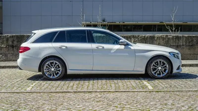 Usado Mercedes C220 Avantgarde 170 HP (125 kW) 2018 Outra Carrinha