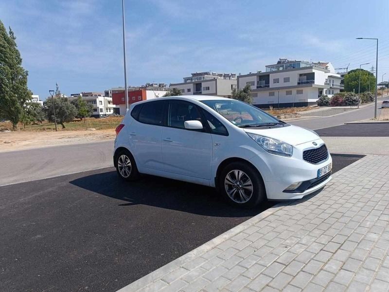 Branco Usado 2016 Kia Venga Citadino | € 10.950 - Imagem 1/4