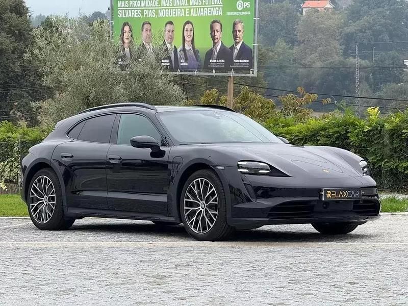 Preto Usado 2021 Porsche Taycan Cross Turismo Sedan | € 59.999 - Imagem 1/4