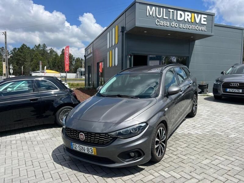 Cinzento Usado 2017 Fiat Tipo Wagon Carrinha | € 8.990 (Preço justo) - Imagem 1/4