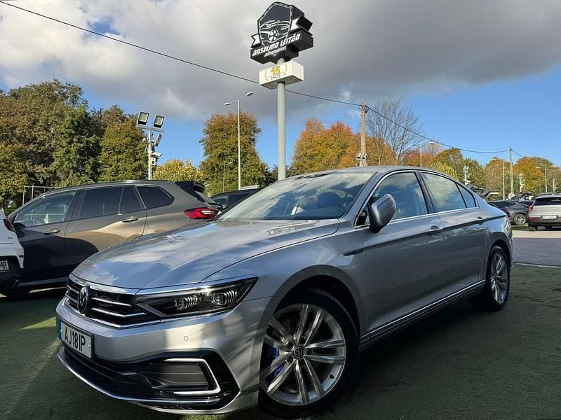 Cinza Usado 2021 VW Passat GTE Sedan | € 29.500 (Caro) - Imagem 1/4