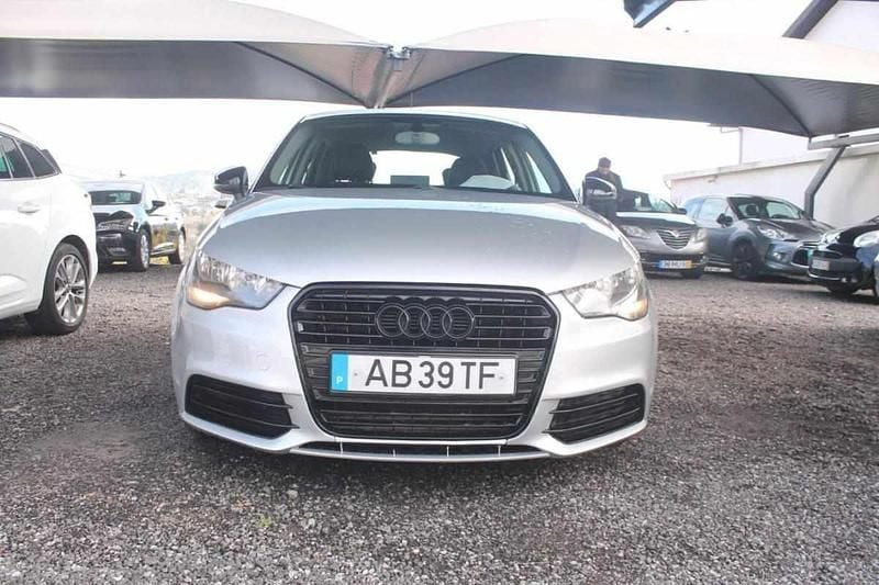 Usado Audi A1 105 HP (77 kW) 2013 Cinzento Citadino