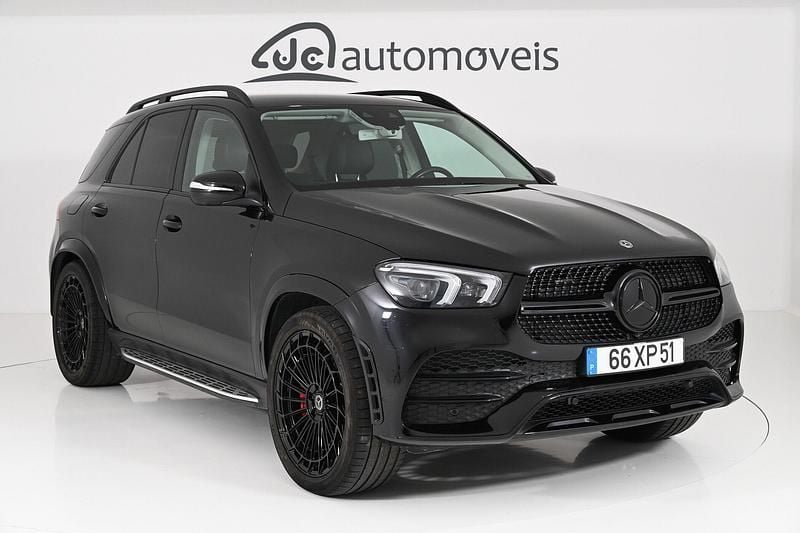 Preto Usado 2019 Mercedes GLE300 SUV | € 58.000 - Imagem 1/4