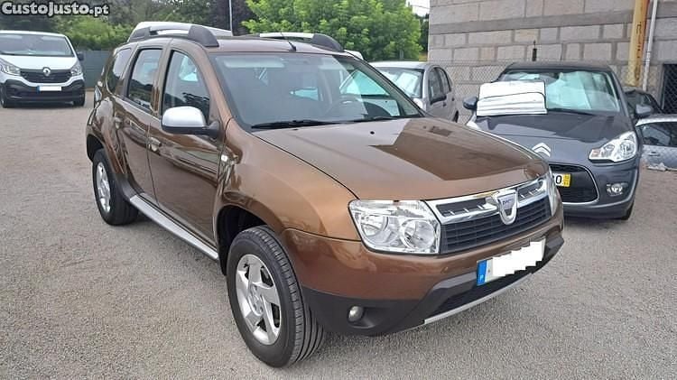 Castanho Usado 2011 Dacia Duster Comfort SUV | € 6.250 (Preço justo) - Imagem 1/1