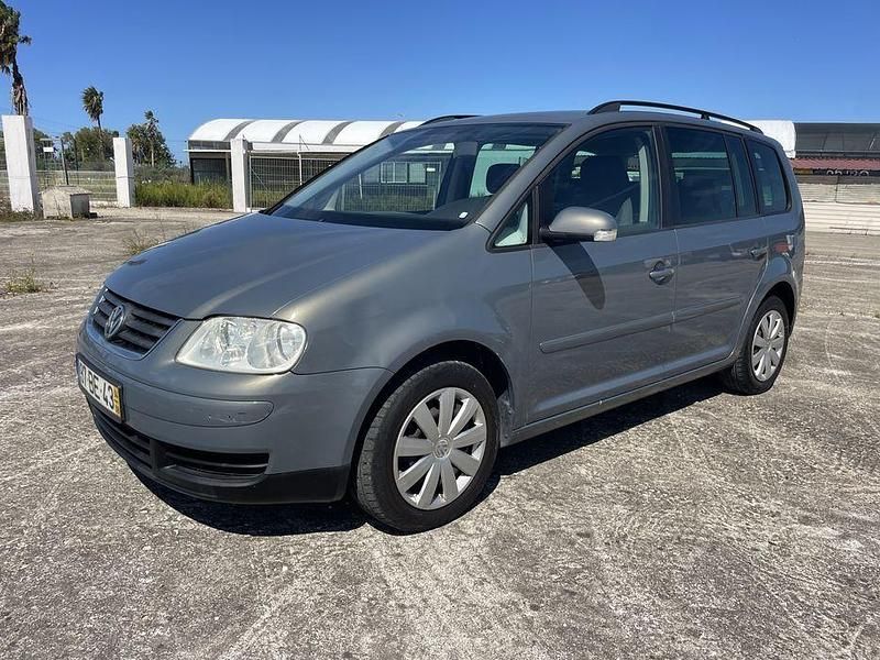 Usado 2004 VW Touran Monovolume | € 4.500 - Imagem 1/4