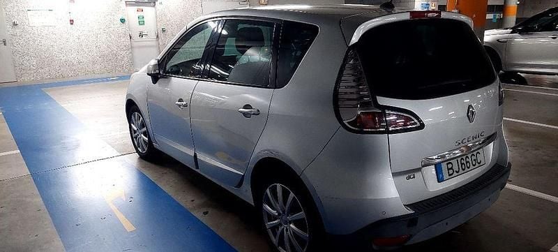 Usado 2012 Renault Scénic III Monovolume | € 7.000 (Super Preço) - Imagem 1/4