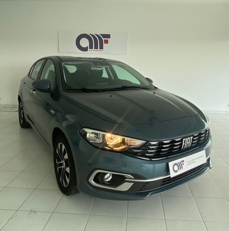 Azul Usado 2022 Fiat Tipo City Life Sedan | € 18.900 (Preço justo) - Imagem 1/4
