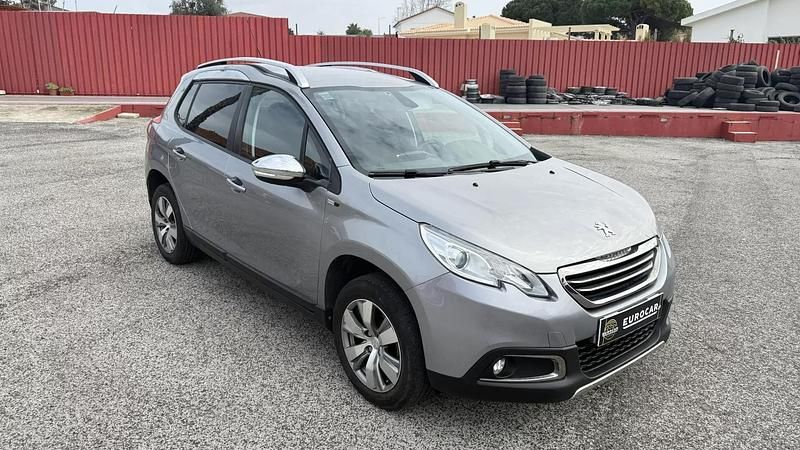 Usado Peugeot 2008 Style 82 HP (60 kW) 2016 Cinzento SUV