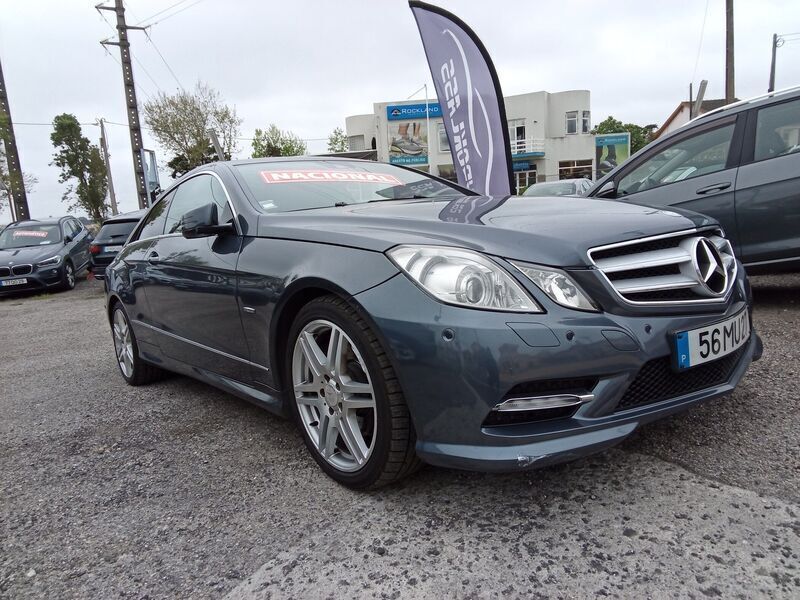 Cinza Usado 2012 Mercedes E250 Avantgarde Coupé | € 19.900 - Imagem 1/4