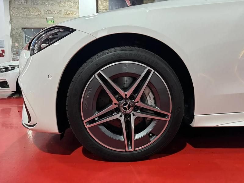 Usado Mercedes C300e 313 HP (230 kW) 2023 Branco