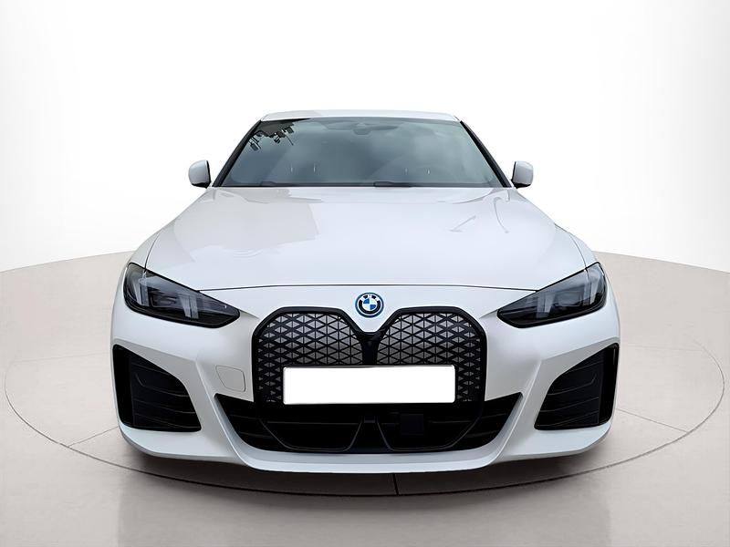 Usado BMW i4 Comfort Edition 250 kW (340 HP) 2025 Sedan