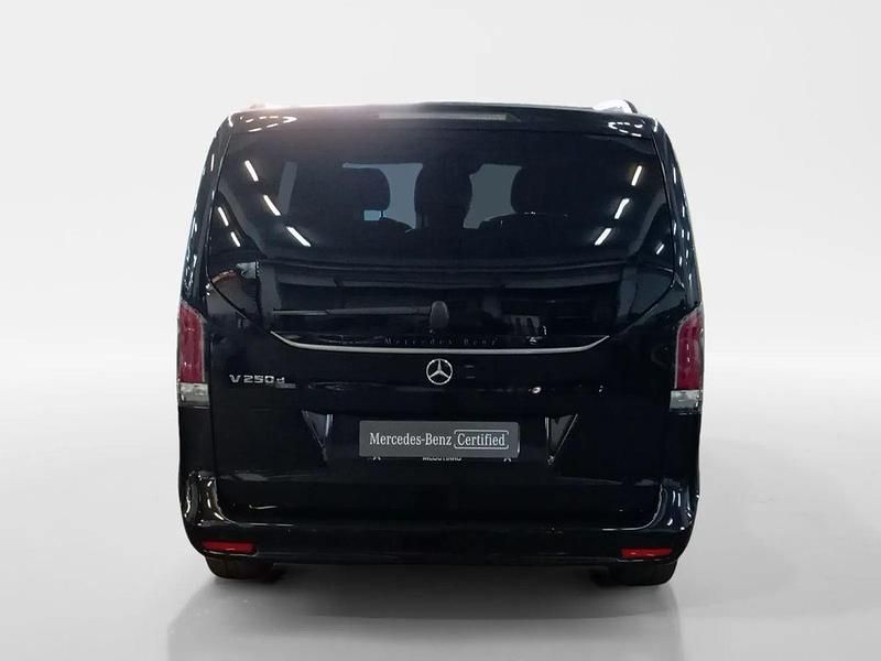 Usado Mercedes V250 Avantgarde 190 HP (139 kW) 2024 Preto Monovolume