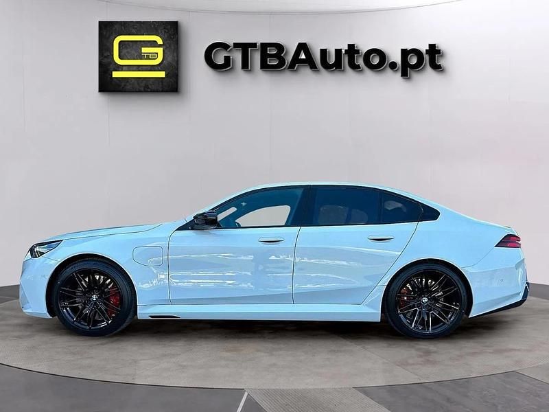Branco Usado 2025 BMW M5 Comfort Edition Sedan | € 177.900 - Imagem 1/4