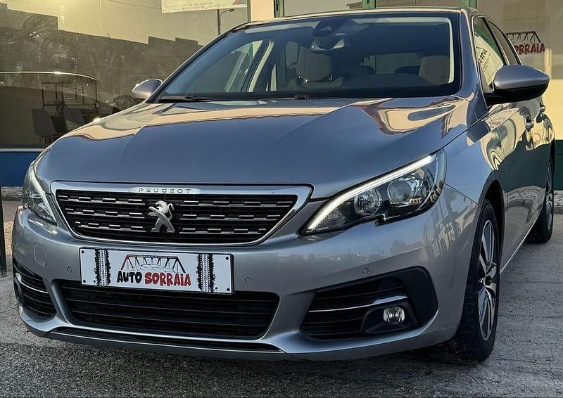 Usado Peugeot 308 Allure 110 HP (80 kW) 2018 Sedan
