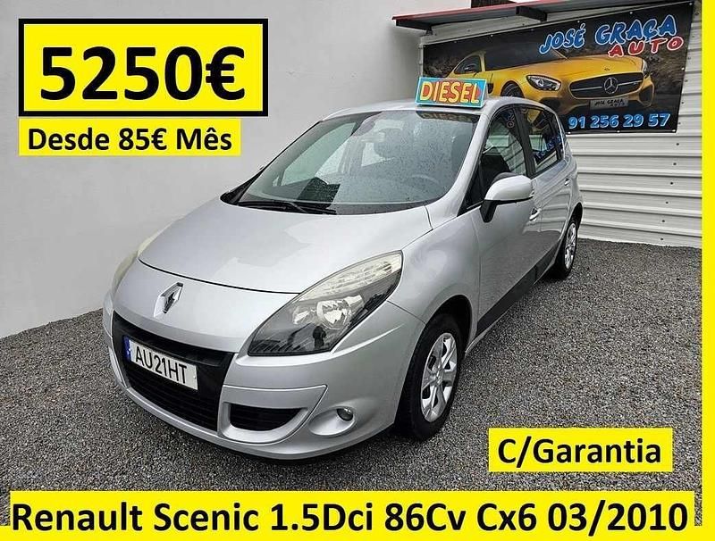 Cinzento Usado 2010 Renault Scénic III Monovolume | € 5.250 - Imagem 1/4