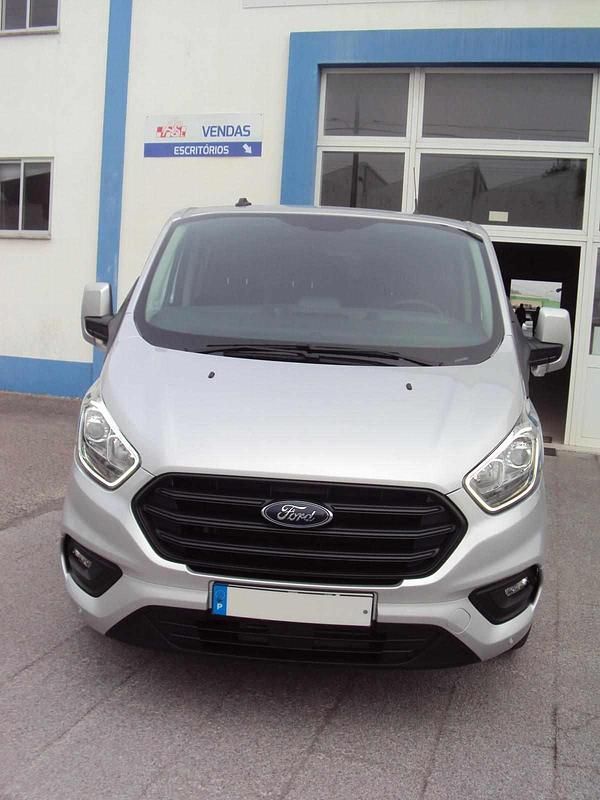 Usado Ford Transit 130 HP (95 kW) 2022 Cinzento