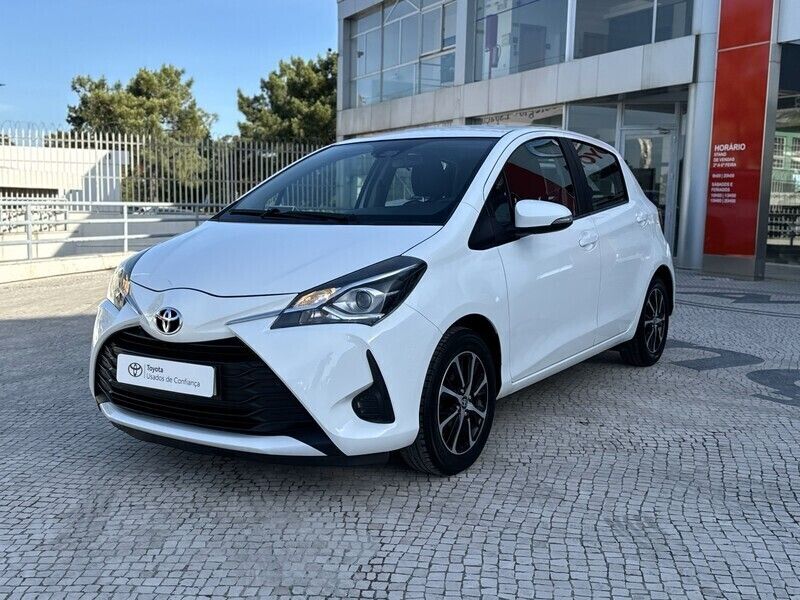 Branco (sólida) Usado 2020 Toyota Yaris Comfort | € 12.500 (Preço justo) - Imagem 1/4