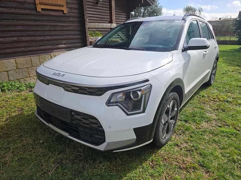 Usado Kia e-Niro 150 kW (204 HP) 2023 Branco SUV