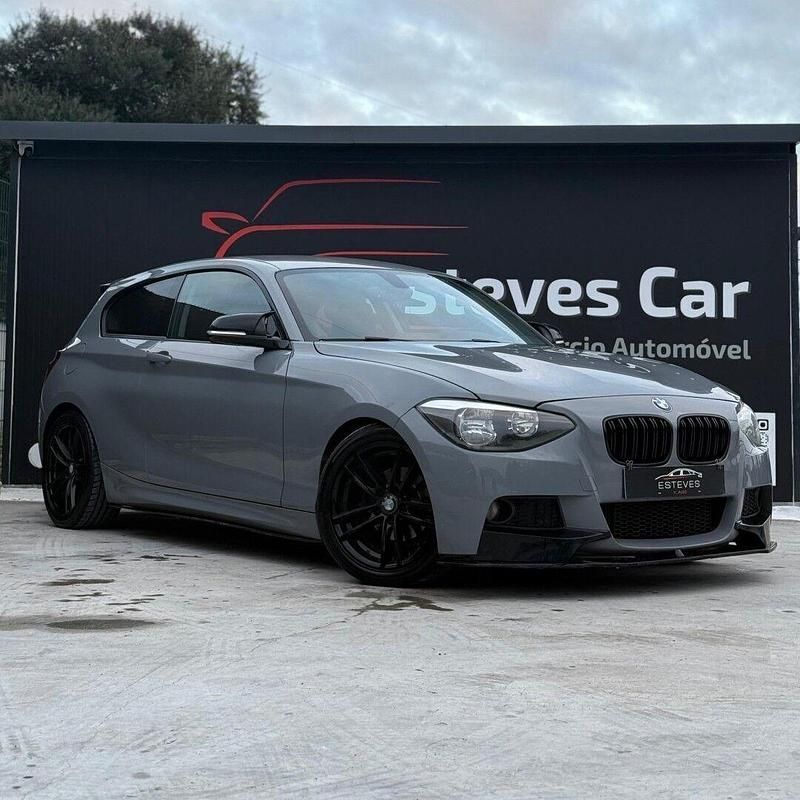Cinza Usado 2013 BMW 116 Sport Line Citadino | € 10.950 (Preço justo) - Imagem 1/4