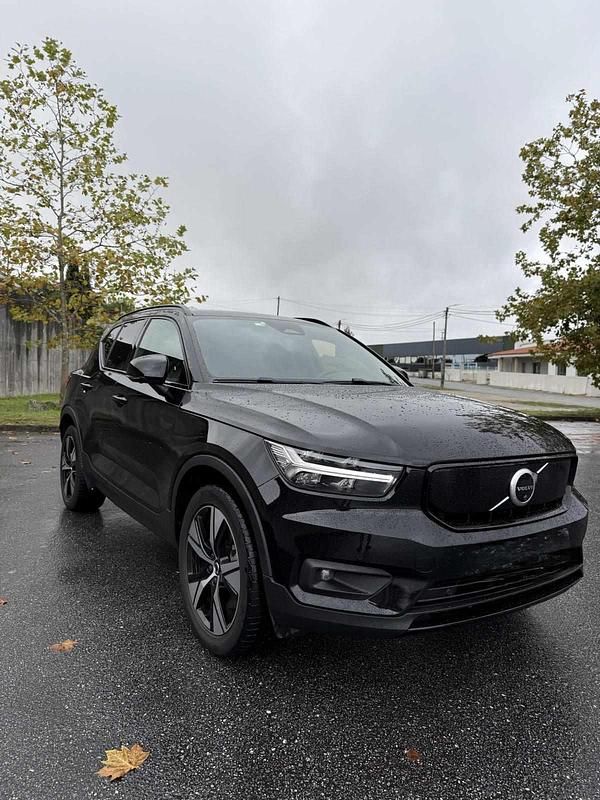 Preto Usado 2021 Volvo XC40 SUV | € 27.000 (Super Preço) - Imagem 1/4